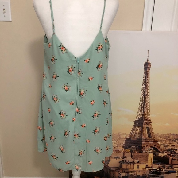 Trixxi Mini Scalloped Neckline Adjustable Straps - Picture 3 of 5